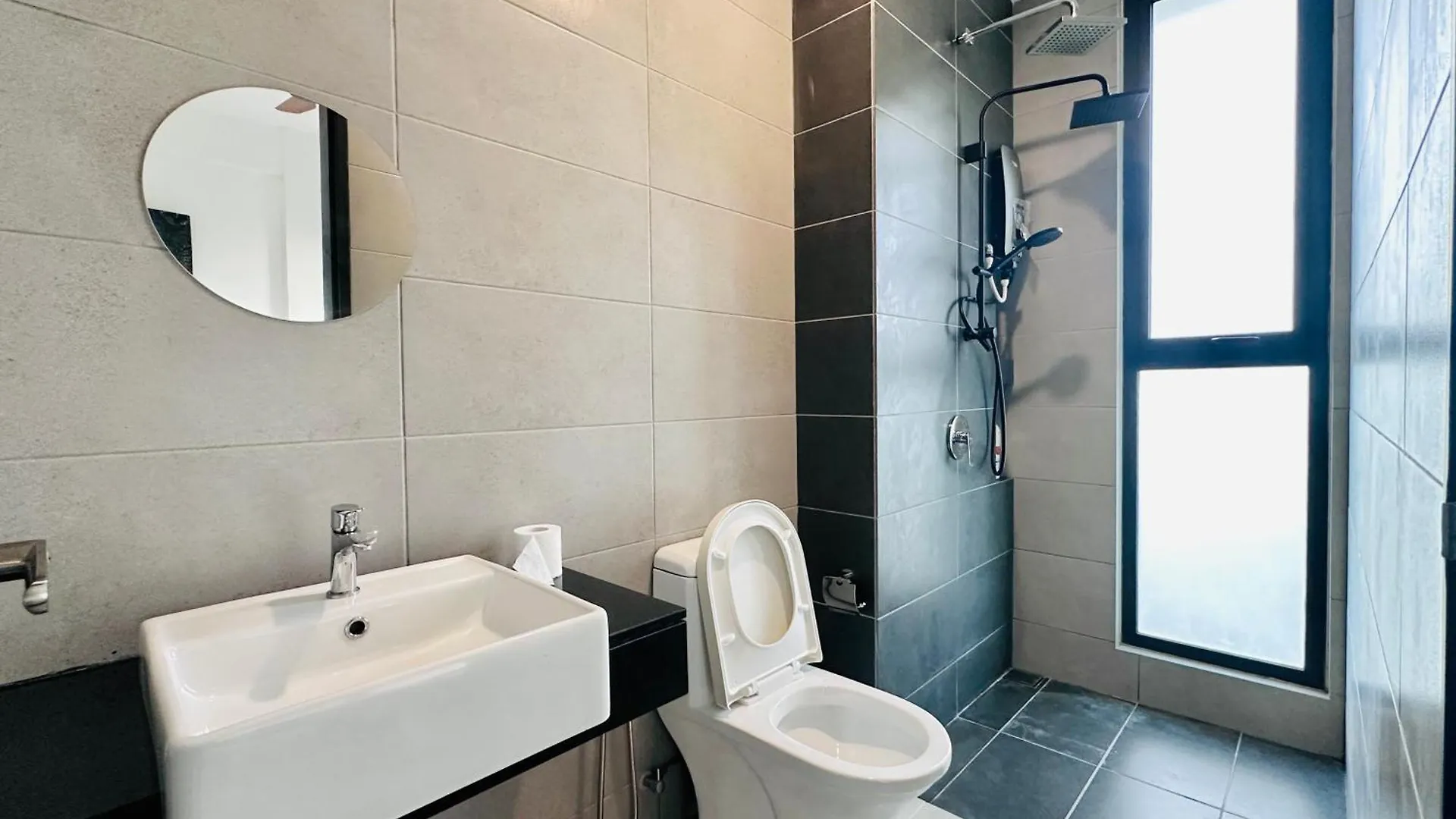 12 Pax Luxury Seaview Infinity Pool Apartment Jelutong