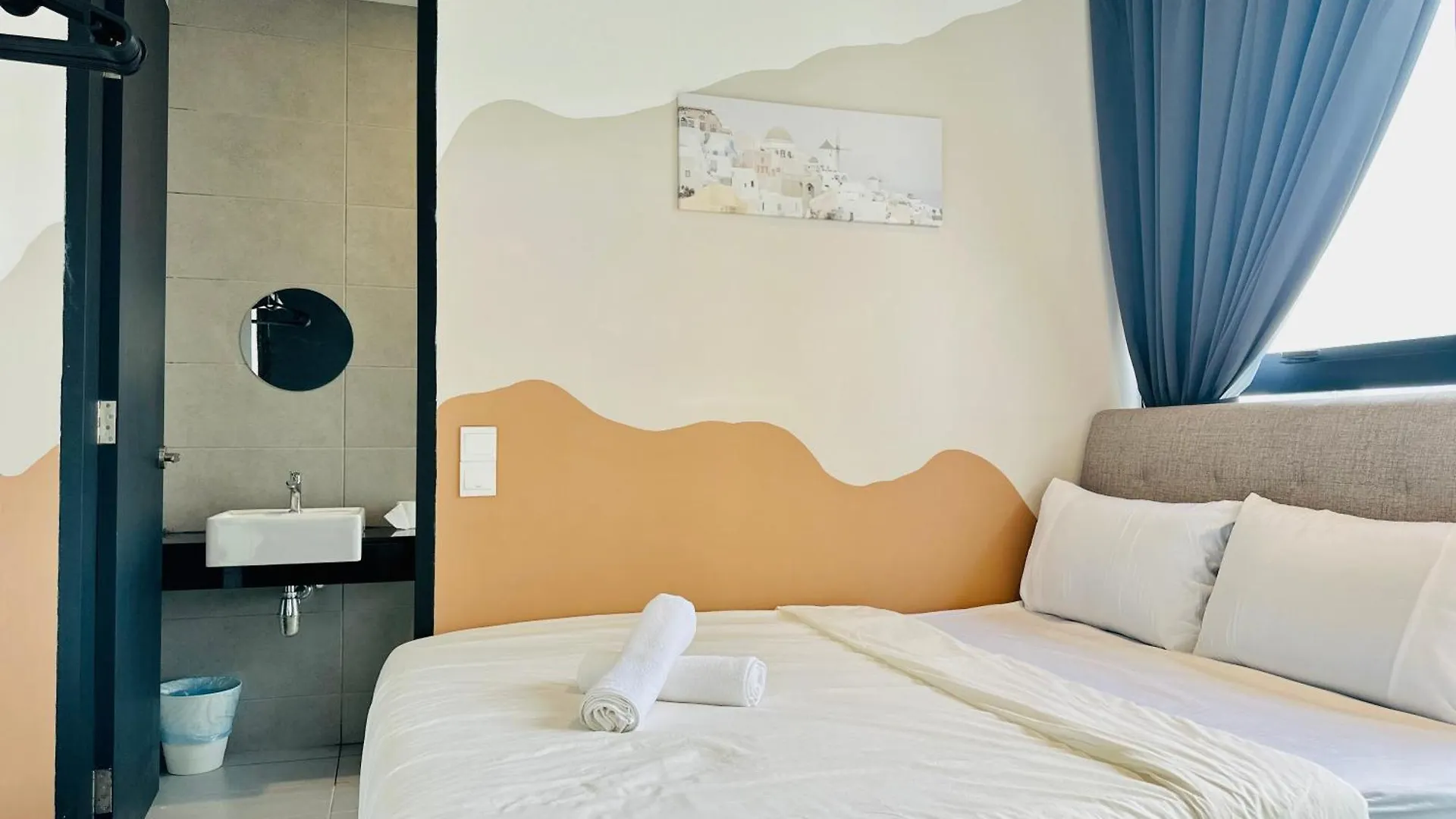 12 Pax Luxury Seaview Infinity Pool Apartment Jelutong 0*,  Malaysia