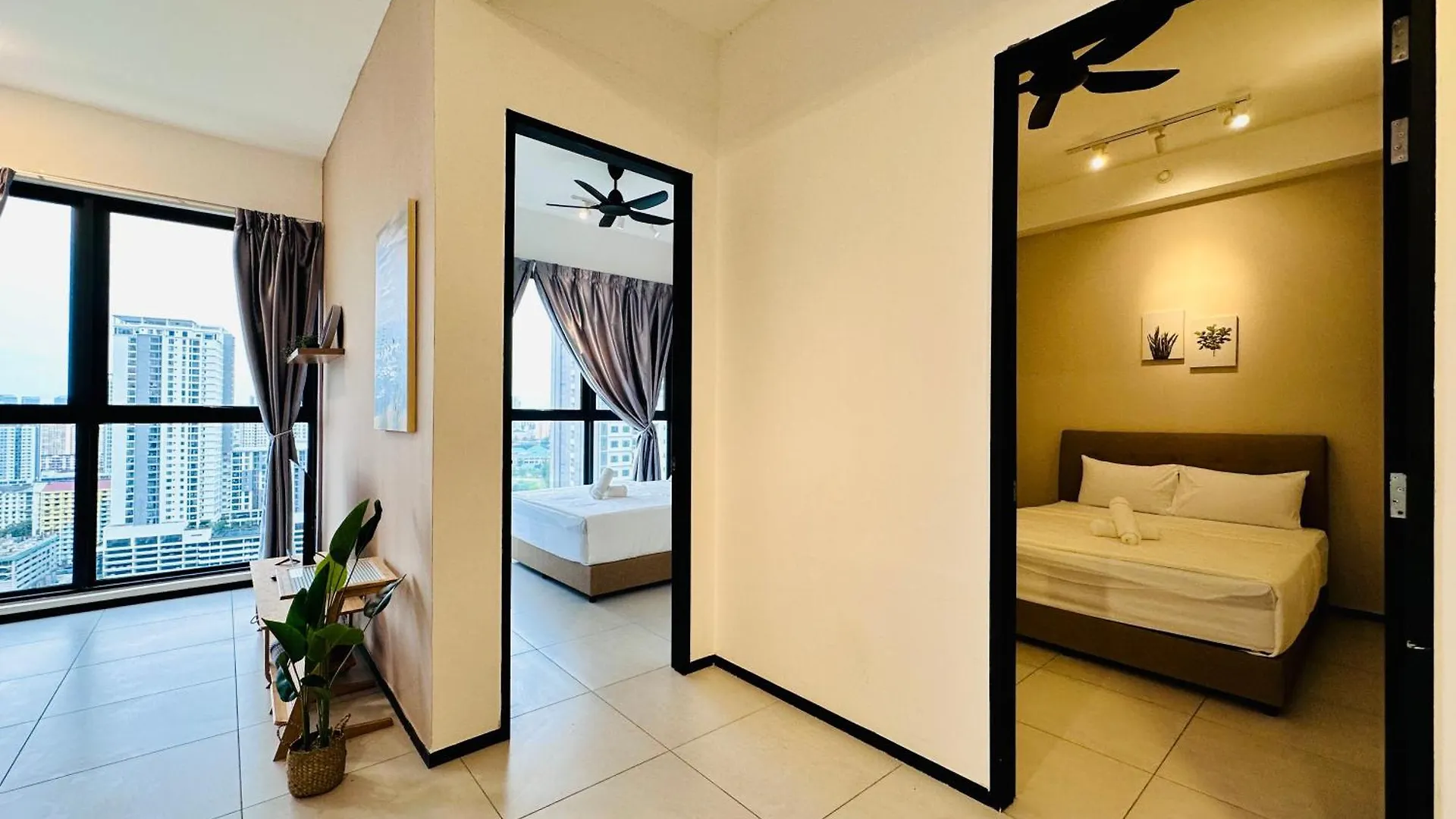 12 Pax Luxury Seaview Infinity Pool Apartment Jelutong 0*,  Malaysia